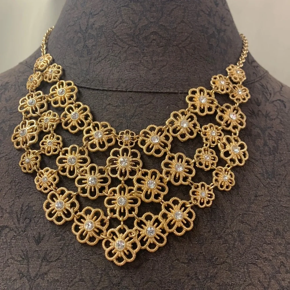 Beautiful gold necklace in great condition - Picture 1 of 2